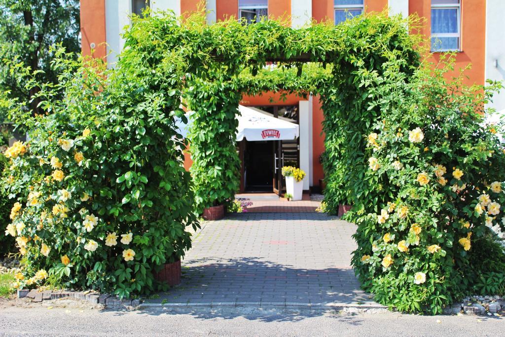 Hotel Bursztyn Kaliszki Dış mekan fotoğraf