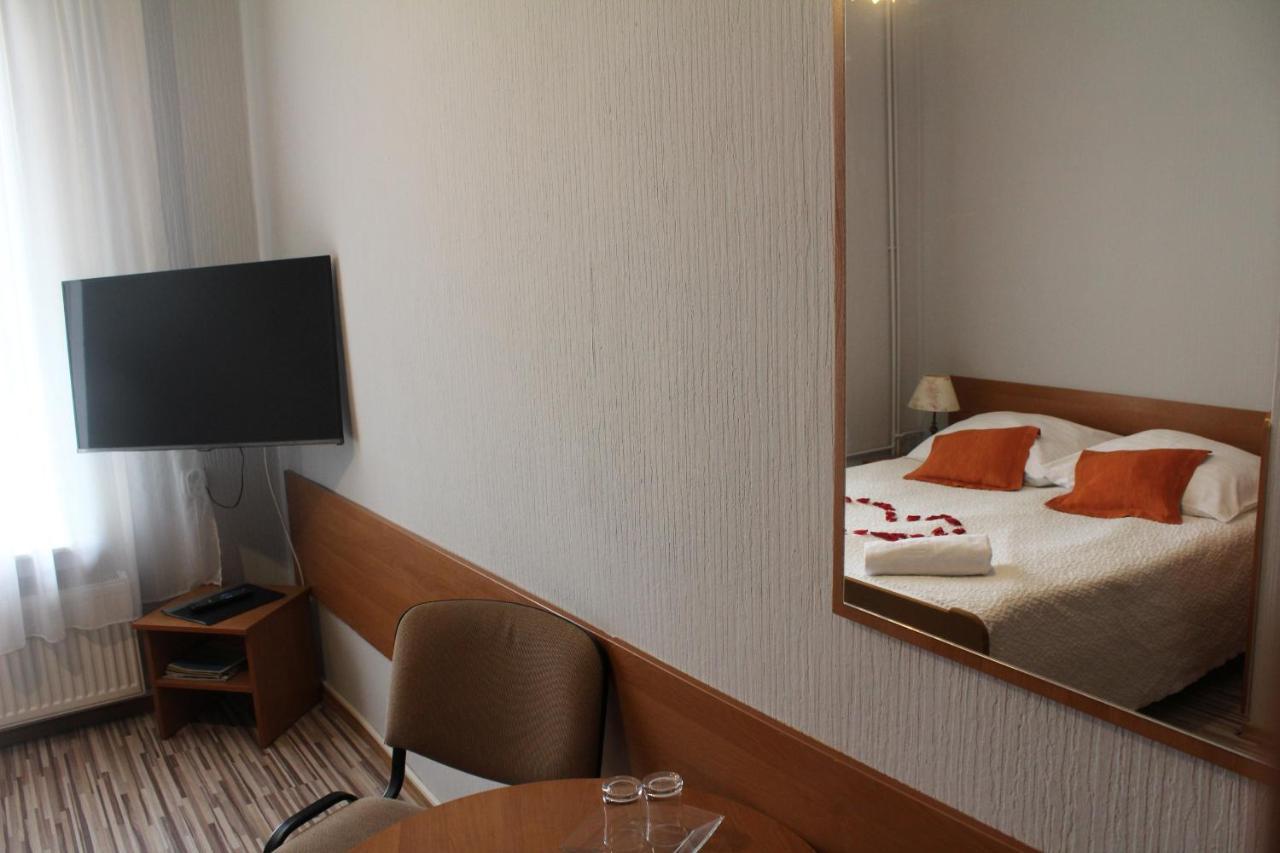 Hotel Bursztyn Kaliszki Dış mekan fotoğraf